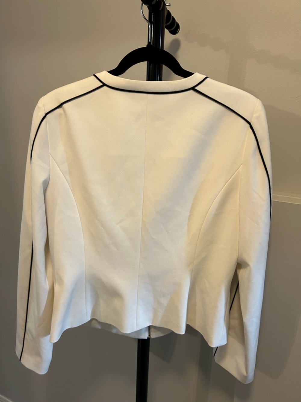 Calvin Klein Women’s White Zip Jacket Overcoat with Black Piping Size 12 - Picture 5 of 9